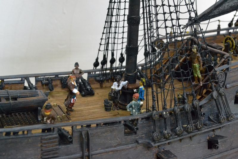 The black Pearl Golden version 2023 wood model ship kit